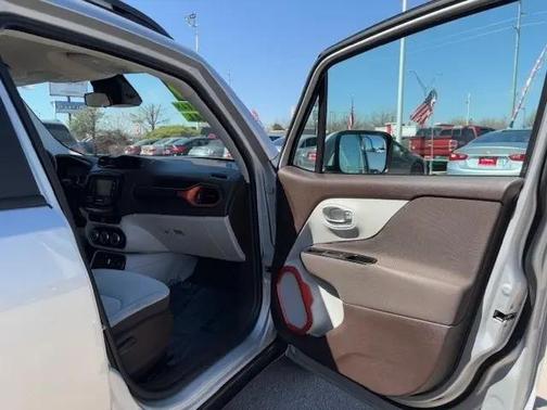 Glacier Metallic 2015 Jeep Renegade Latitude