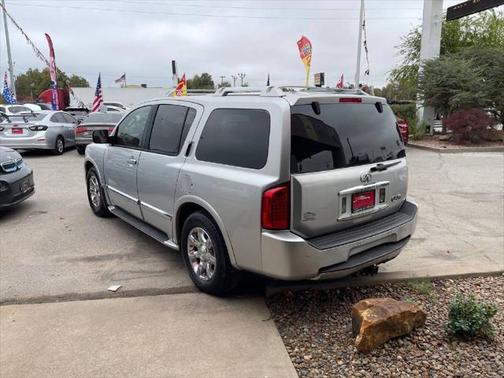 2004 INFINITI QX56 Base