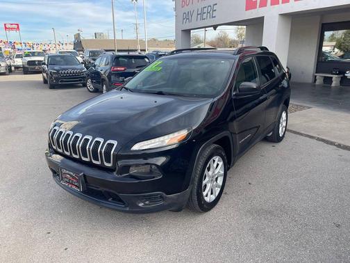 2017 Jeep Cherokee Sport