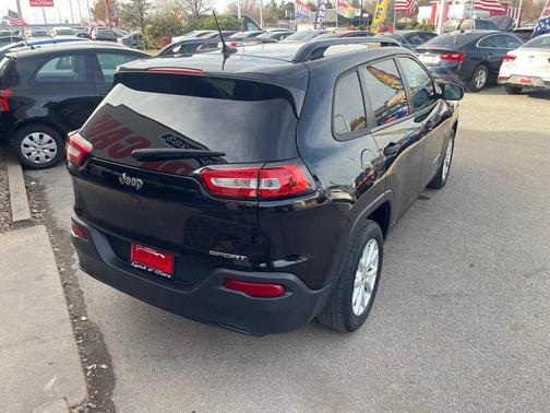2017 Jeep Cherokee Sport