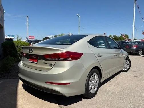 Mineral Beige 2017 Hyundai ELANTRA SE