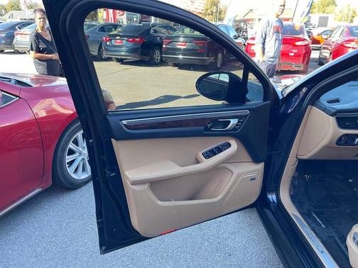 2018 Porsche Macan S