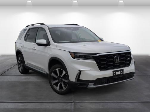 Platinum White Pearl 2024 Honda Pilot
