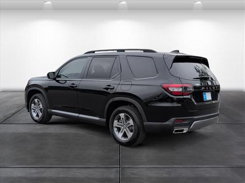 Crystal Black Pearl 2026 Honda Pilot EX-L