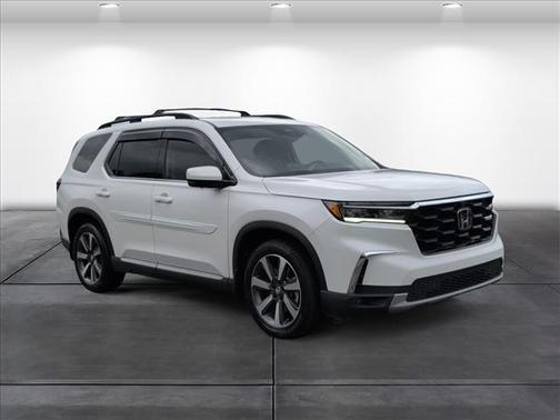 Platinum White Pearl 2024 Honda Pilot
