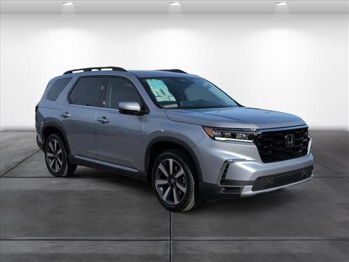 2025 Honda Pilot Touring 8-Passenger