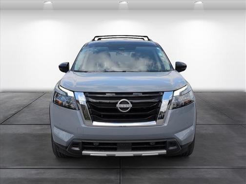 2025 Nissan Pathfinder Platinum FWD