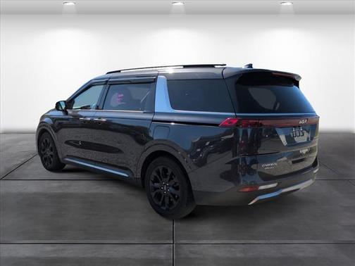 2023 Kia Carnival SX