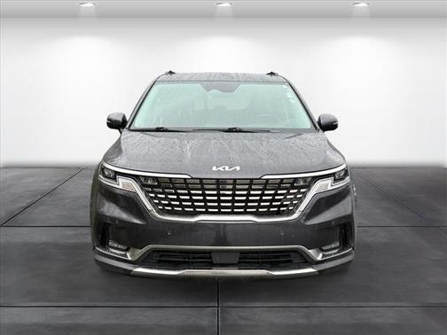 2023 Kia Carnival SX