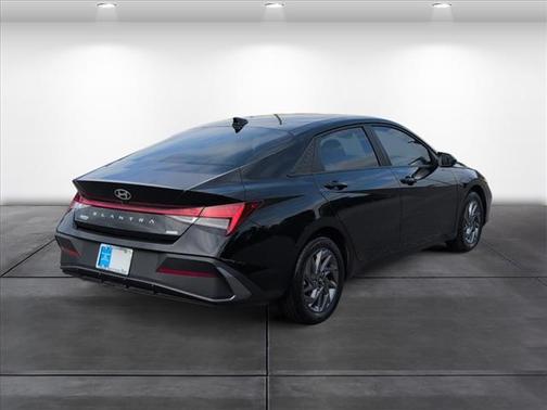 2024 Hyundai ELANTRA HEV Blue
