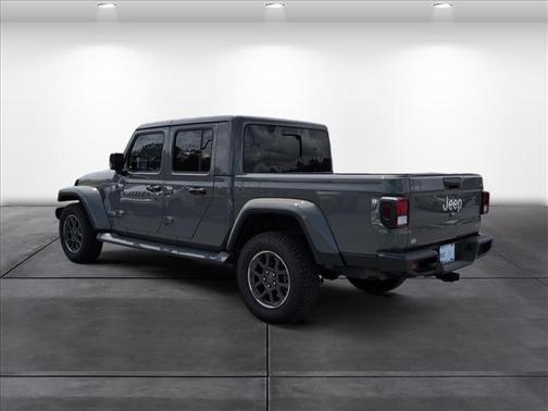 Sting-Gray Clearcoat 2021 Jeep Gladiator Overland