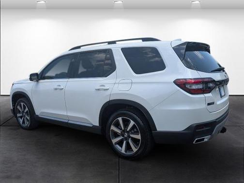 2025 Honda Pilot Touring 8-Passenger
