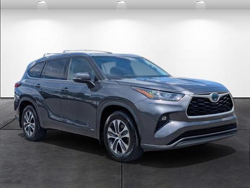 2020 Toyota Highlander Hybrid XLE