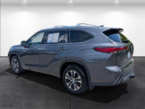 2020 Toyota Highlander Hybrid XLE