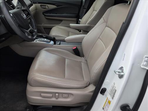 Platinum White Pearl 2021 Honda Pilot AWD Elite