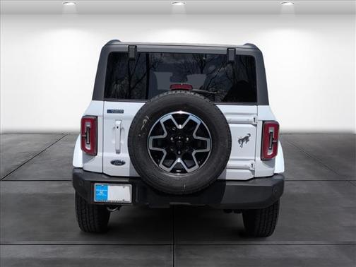 OXFORD WHITE 2024 Ford Bronco Outer Banks