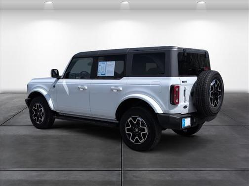 OXFORD WHITE 2024 Ford Bronco Outer Banks