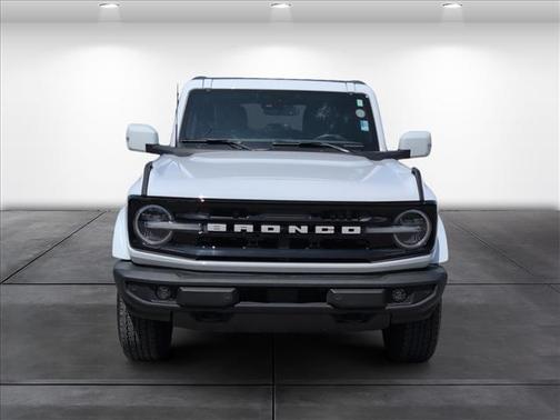 OXFORD WHITE 2024 Ford Bronco Outer Banks