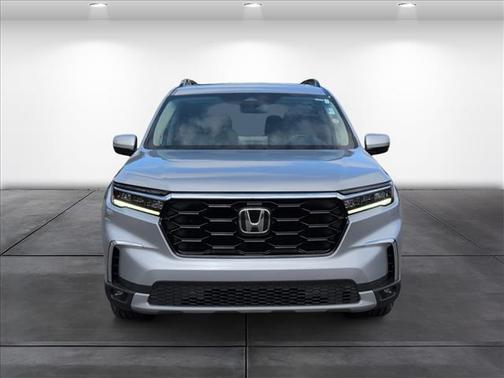 2023 Honda Pilot Touring 8-Passenger