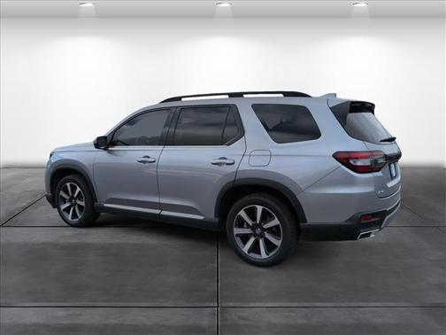 2023 Honda Pilot Touring 8-Passenger