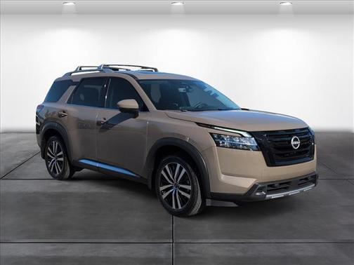 2024 Nissan Pathfinder Platinum FWD