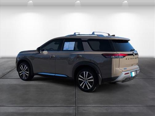2024 Nissan Pathfinder Platinum FWD