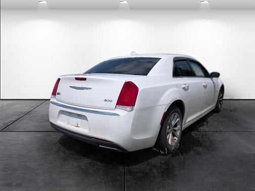2015 Chrysler 300 Limited