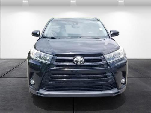 2017 Toyota Highlander SE