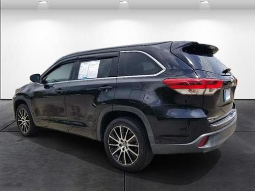 2017 Toyota Highlander SE