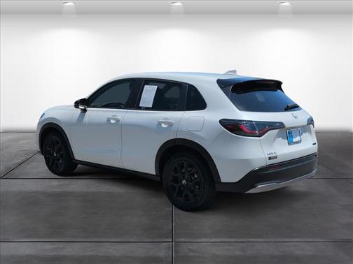 Platinum White Pearl 2024 Honda HR-V