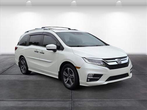 White Diamond Pearl 2018 Honda Odyssey