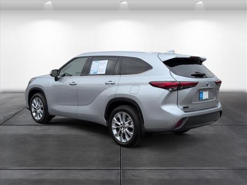 2022 Toyota Highlander Hybrid Limited