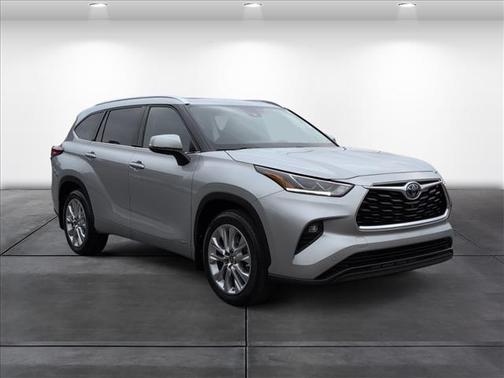 2022 Toyota Highlander Hybrid Limited