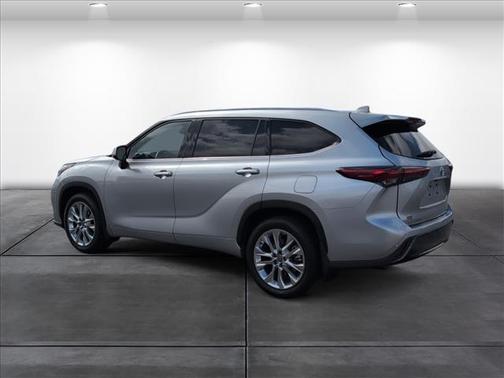 2022 Toyota Highlander Hybrid Limited