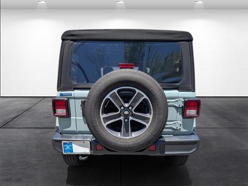 2023 Jeep Wrangler 4-Door Sahara 4x4