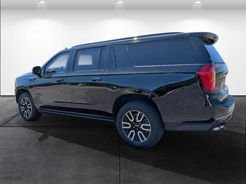 2023 GMC Yukon XL 4WD AT4