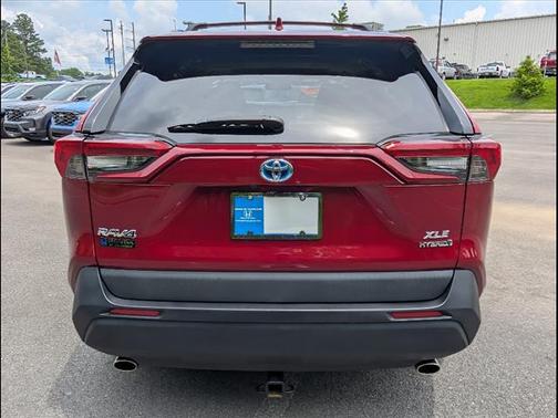 2020 Toyota RAV4 Hybrid XLE
