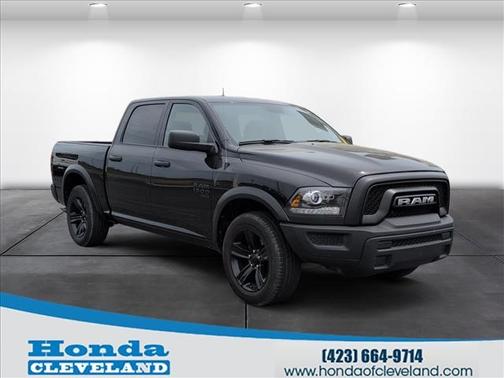 Diamond Black Crystal Pearlcoat 2024 RAM 1500 Classic Warlock Crew Cab 4x2 5'7' Box