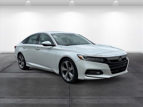 Platinum White Pearl 2019 Honda Accord