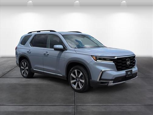 Sonic Gray Pearl 2025 Honda Pilot