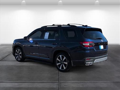 2023 Honda Pilot Touring 8-Passenger