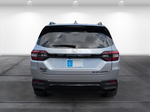Solar Silver Metallic 2026 Honda Pilot Black Edition