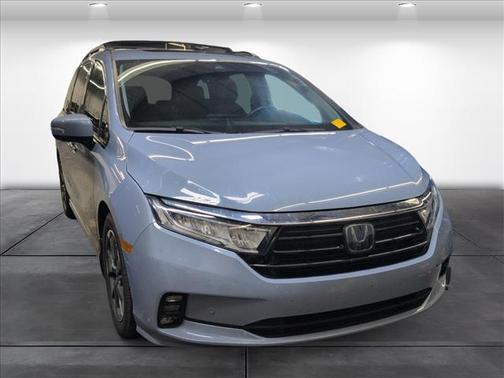 Sonic Gray Pearl 2024 Honda Odyssey