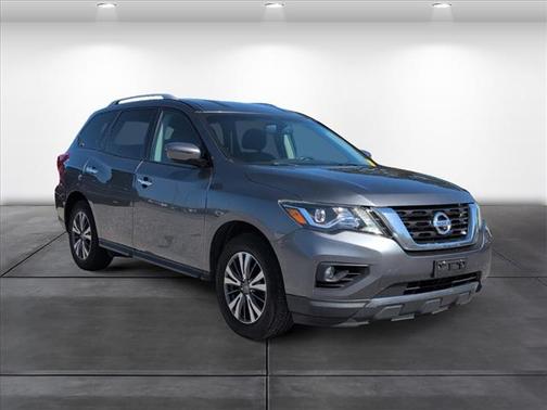 2017 Nissan Pathfinder SV