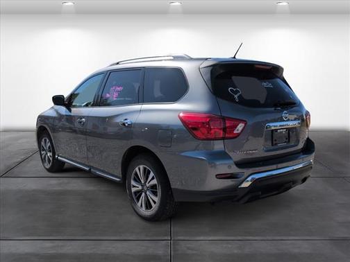 2017 Nissan Pathfinder SV