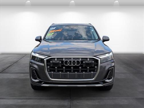 2025 Audi Q7 55 Premium Plus