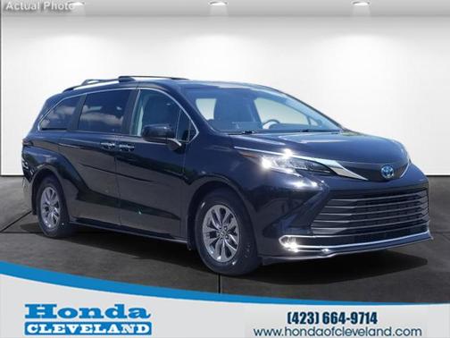 2023 Toyota Sienna XLE 7 Passenger
