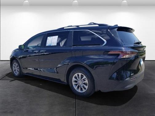 2023 Toyota Sienna XLE 7 Passenger