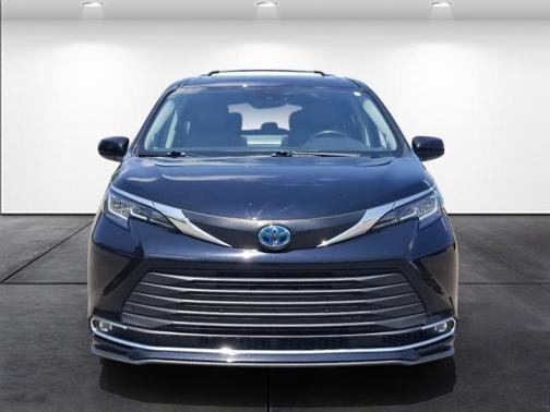 2023 Toyota Sienna XLE 7 Passenger