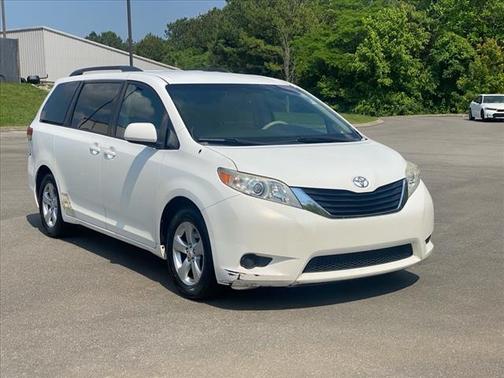 2011 Toyota Sienna LE